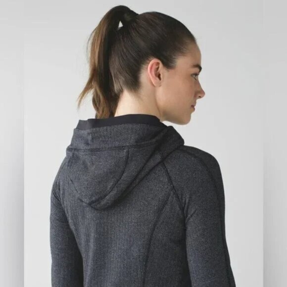 Lululemon Think Fast Hoodie Heathered Herringbone Pullover Black/Black Size 6 - Picture 6 of 12
